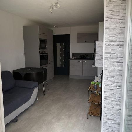 Bormes-Les-Mimosas - Appart 25M2 Avec Balcon - 4P Exterior photo