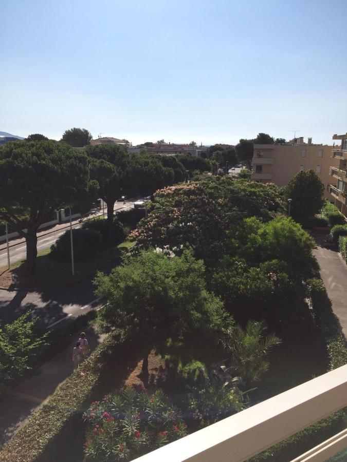 Bormes-Les-Mimosas - Appart 25M2 Avec Balcon - 4P Exterior photo