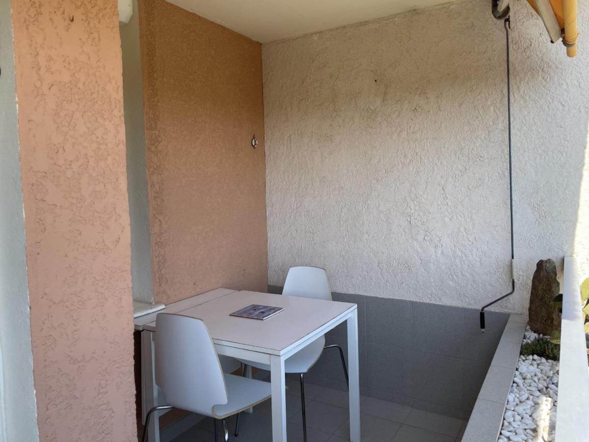 Bormes-Les-Mimosas - Appart 25M2 Avec Balcon - 4P Exterior photo