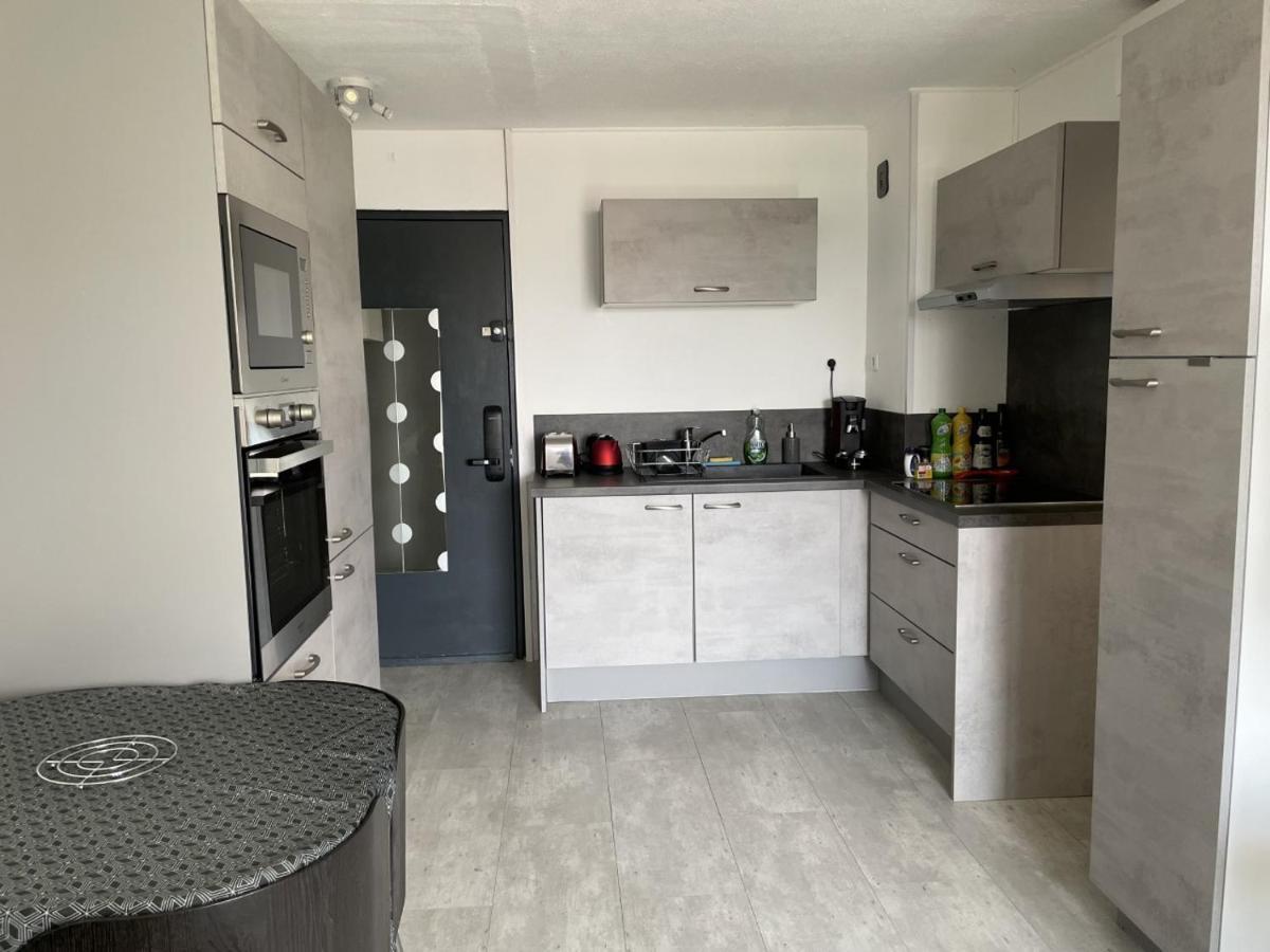 Bormes-Les-Mimosas - Appart 25M2 Avec Balcon - 4P Exterior photo