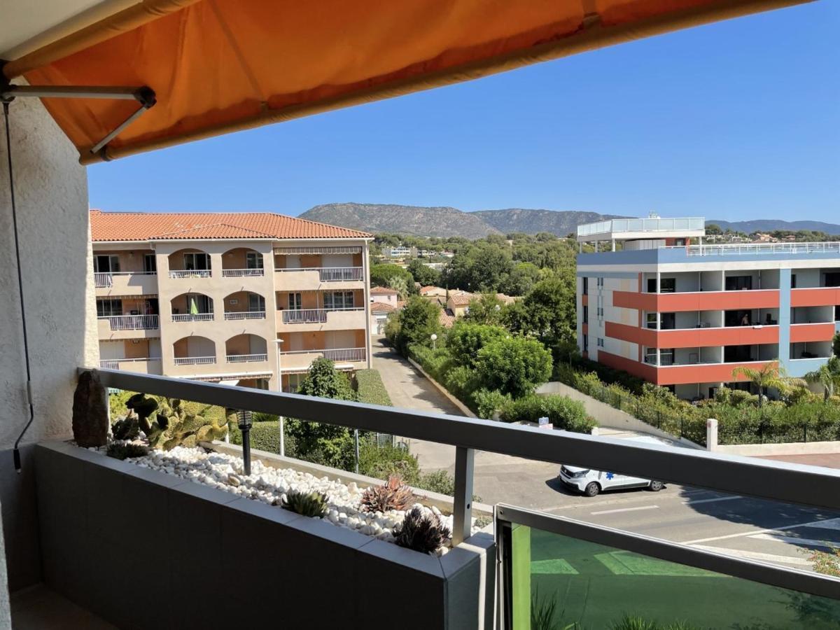 Bormes-Les-Mimosas - Appart 25M2 Avec Balcon - 4P Exterior photo