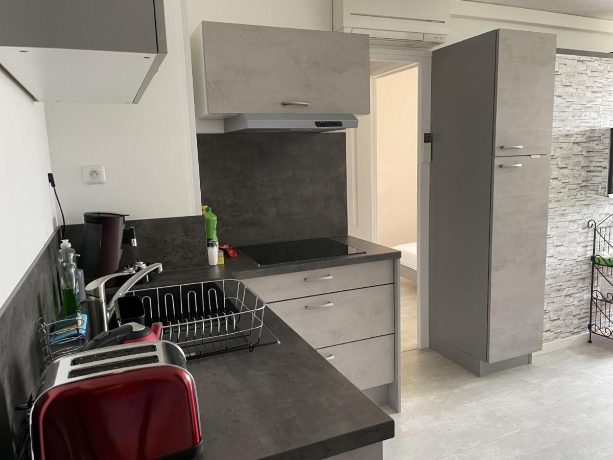 Bormes-Les-Mimosas - Appart 25M2 Avec Balcon - 4P Exterior photo