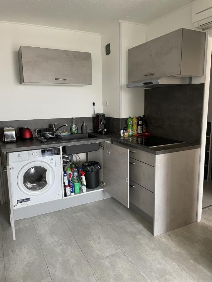 Bormes-Les-Mimosas - Appart 25M2 Avec Balcon - 4P Exterior photo