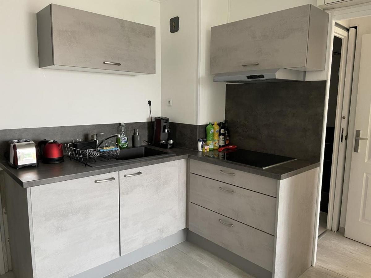 Bormes-Les-Mimosas - Appart 25M2 Avec Balcon - 4P Exterior photo