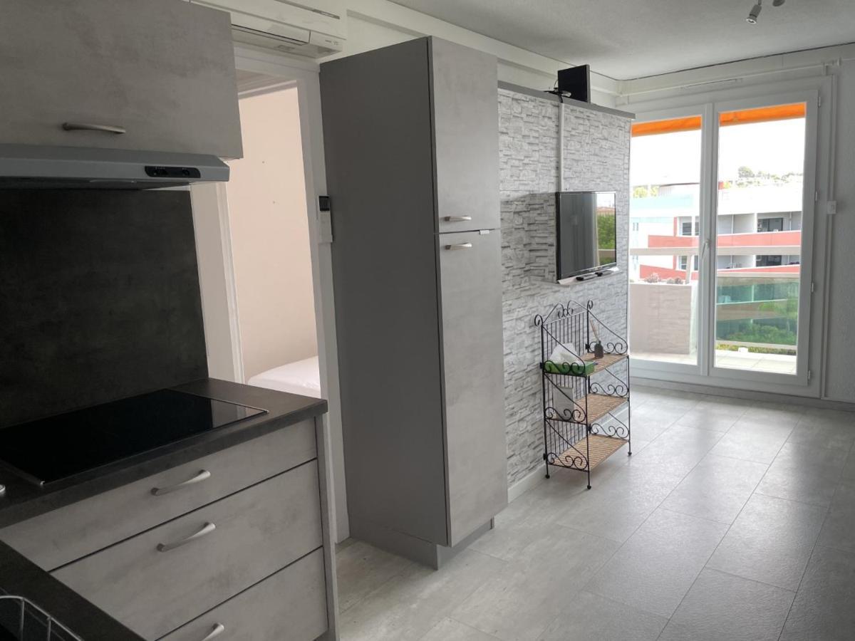Bormes-Les-Mimosas - Appart 25M2 Avec Balcon - 4P Exterior photo
